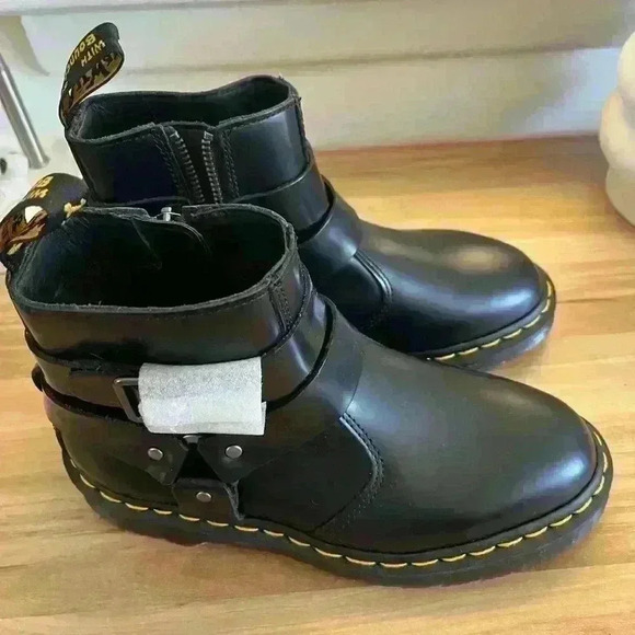 Dr. Martens JAMES UNISEX – Classic Ankle Boots – Black - Picture 6 of 10